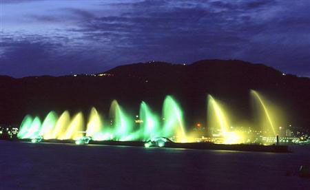 为实现夏季节电 琵琶湖花喷泉白天停止喷水