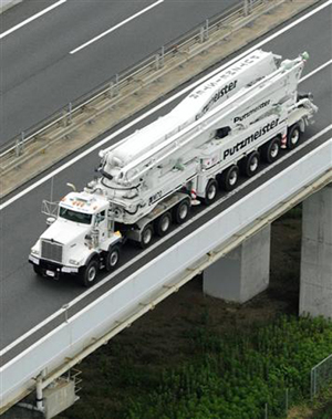 世界最长混凝土高压泵车驶往福岛核电站