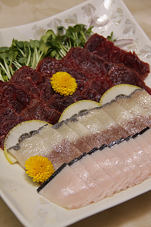 长崎传统节日菜肴鲸鱼料理