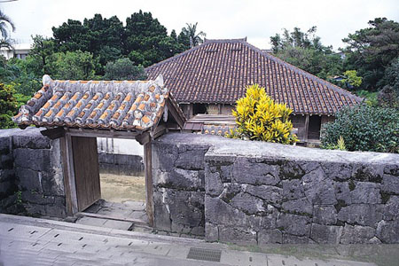 唯一残留的士族宅邸---宫良殿