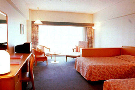 坐卧在海边的冲绳海洋丽晶酒店