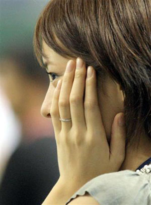 TBS女主播青木裕子手戴钻戒婚期将近？