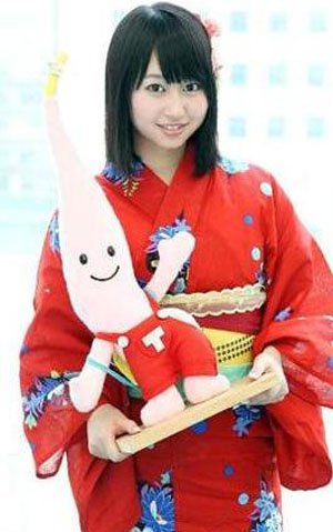 小林香菜宣传东京塔夏日活动 红色浴衣造型可爱