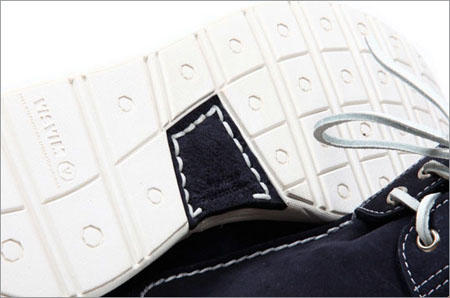 Visvim定番黑色版鞋款释出 高级羚羊皮的优质制作