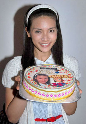 秋元才加《名侦探柯南》片场庆生 沟端淳平送祝福