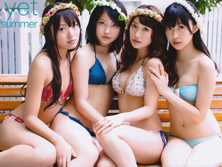 AKB48泳装姐妹搭 最少布料最精彩设计
