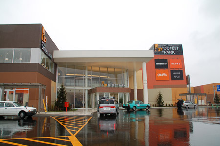 北海道最大的奥特莱斯商城札幌北广岛三井Outlet Park