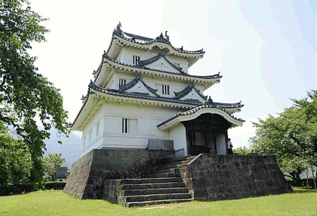 日本历史遗迹宇和岛城将在夜间开放供游客观赏焰火