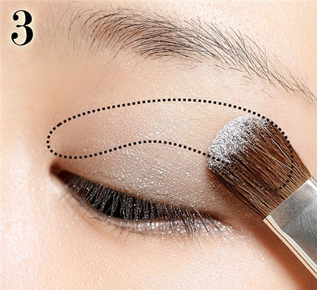 夏日烈日炎炎 让日系清凉感眼妆来消消暑