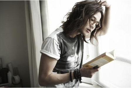 张根硕登日本时尚杂志《MEN'S NON-NO》封面 尽展个人魅力