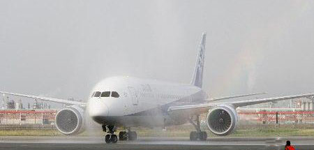 波音787“梦想客机”昨日已从美国西雅图飞抵日本羽田机场