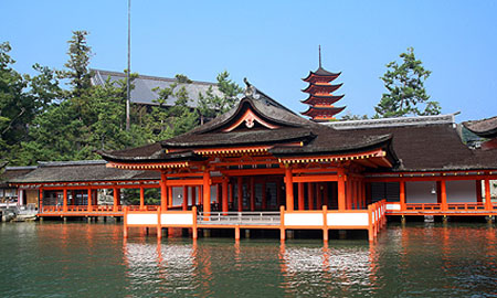 广岛县的“严岛神社”和“和平纪念馆”最受外国游客认可