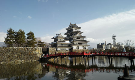 广岛县的“严岛神社”和“和平纪念馆”最受外国游客认可