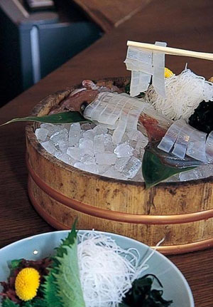 精品鱿鱼生鱼片就在鸟取县海阳亭