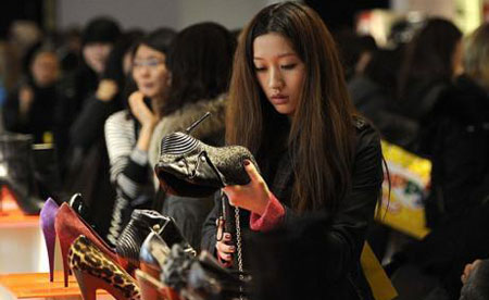 中国富裕阶层游客赴日消费  加快日本旅游观光业复兴步伐