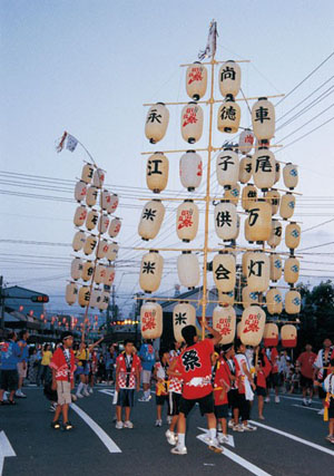 群伞飞舞铃儿叮当   鸟取圣典“响响祭”
