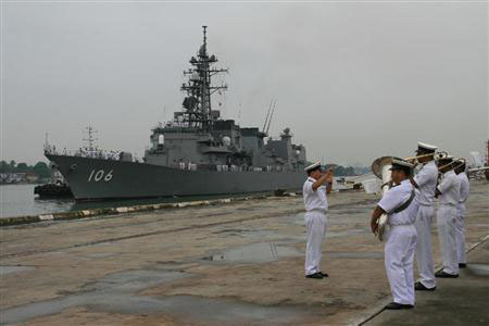 日本海上自卫队索马里打击海盗活动将延长1年