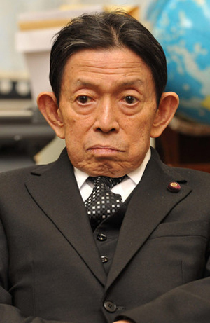 西冈武夫发表论文 倡议再次提出内阁不信任决议案