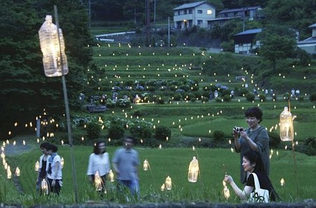 为灾区祈福 福岛伊达市举行萤火虫大会