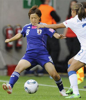 英格兰2-0完胜日本 小组第一挺进8强