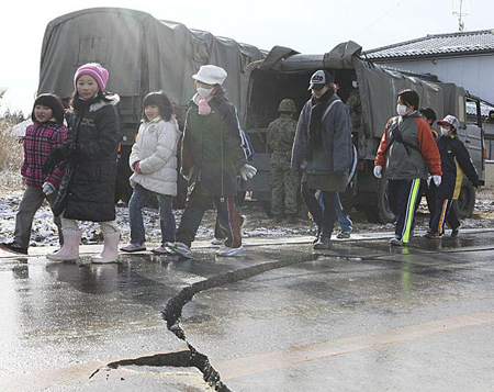 震后日本灾区居民人口净迁出数高达3万1752人