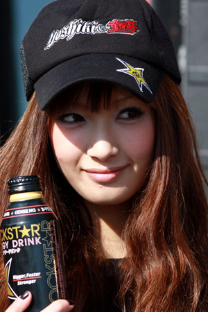 西川贵教与模特菜菜绪擦出爱的火花