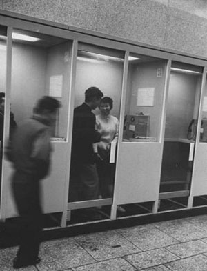 上世纪50年代末的日本年轻人的生活“街拍”