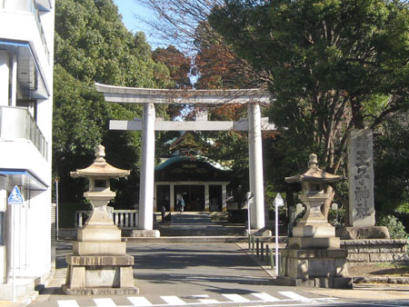 日本宗教文化：看神社与寺院参拜方法的差异