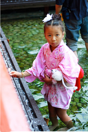 京都下鸭神社的“御手洗祭” 祈求消除疾病和长寿