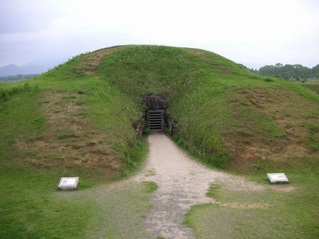 宫崎大范围古坟群西都原