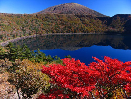 日本最高的火山湖 雾岛大浪池