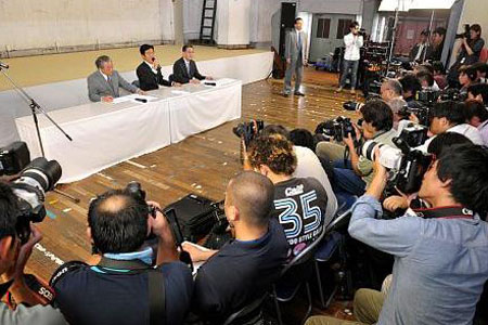 岛田绅助宣布引退 公开承认涉黑