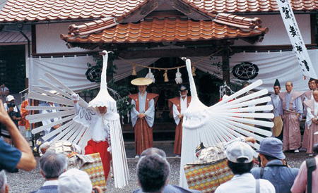 四百年传承下的优美舞蹈 岛根县的津和野鹭舞神事