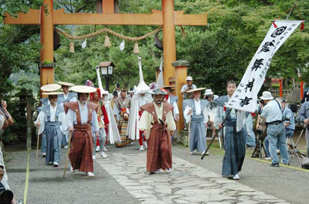四百年传承下的优美舞蹈 岛根县的津和野鹭舞神事