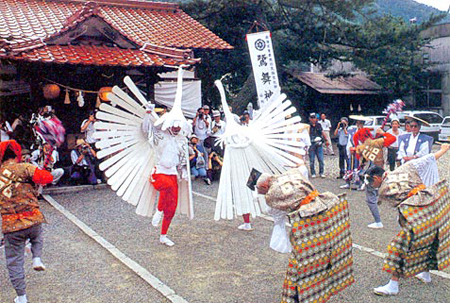 四百年传承下的优美舞蹈 岛根县的津和野鹭舞神事