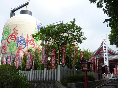三好市稻荷阁大灯笼祭