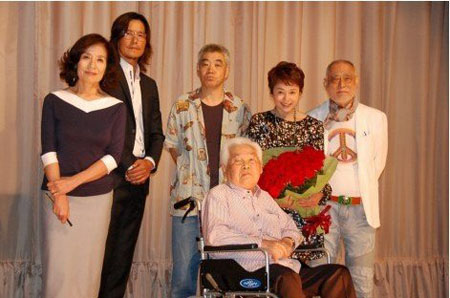 日本最高龄的导演新藤兼人封山之作《一枚明信片》首映