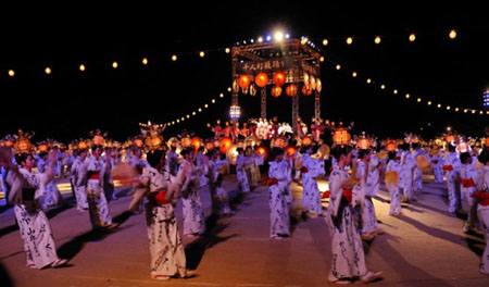 如梦幻般的节日——山鹿灯笼祭