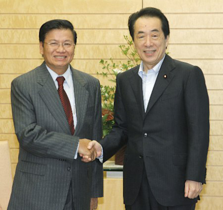 日本首相菅直人与老挝副总理通伦举行会谈