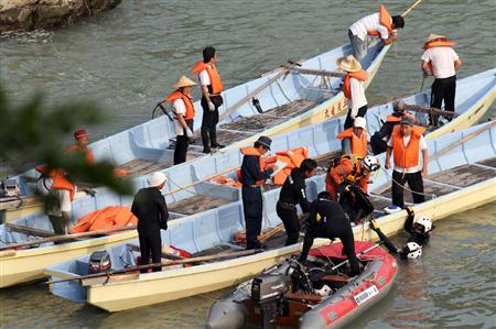 日本天龙川游览船倾覆事故已造成2人死亡3人失踪