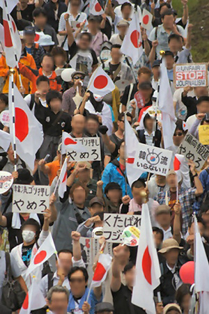 朝鲜日报报道日本反韩流事件 误用中国春运返乡照片遭指责