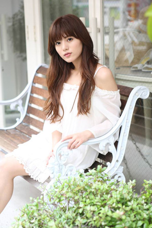 转变事业重点 旅日藏族女歌手阿兰或将回国发展