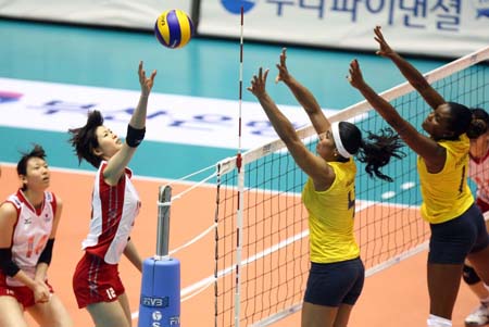 世界女排大奖赛 日本首战0-3惜败劲旅巴西队