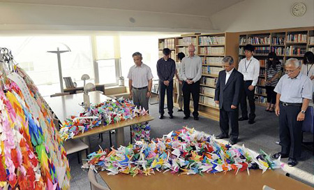 新西兰大地震6个月 日本为遇难者默哀