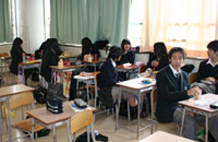 日本高中生每日忙碌的饮食生活