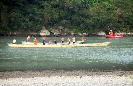 天龙川游船翻船事故 政府今晨组织150人再次展开搜救