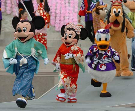 十周年庆典日 东京迪斯尼海洋乐园欢迎四海宾客
