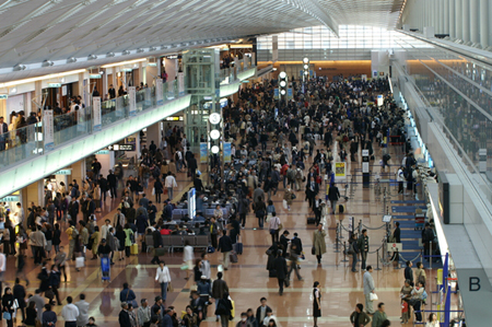 羽田机场国际化导致成田机场暑期出入境人数大幅减少