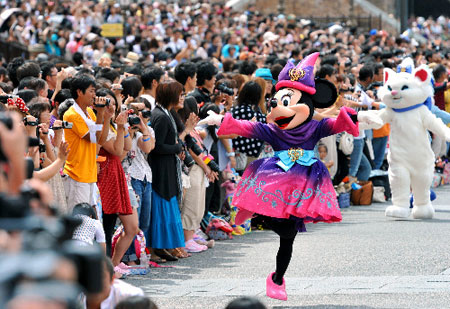 东京迪士尼乐园十周年纪念 游客人数直线上升
