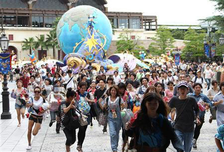东京迪士尼乐园十周年纪念 游客人数直线上升